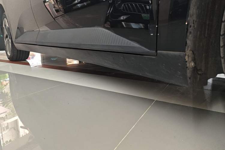 Used XPeng MONA M03 2024 515 Long-Range Right Side Sill