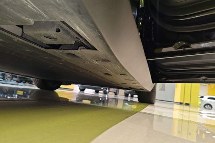 Used XPeng MONA M03 2024 620 with Ultra-Long Range Right Side Sill