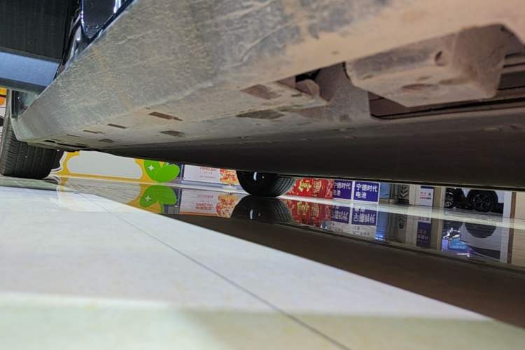 Used XPeng MONA M03 2024 620 with Ultra-Long Range Right Side Sill