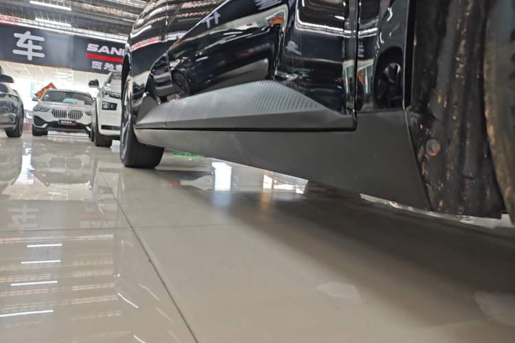 Used XPeng MONA M03 2024 620 with Ultra-Long Range Right Side Sill