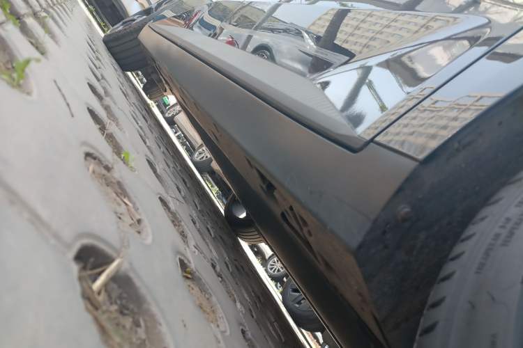 Used XPeng MONA M03 2024 620 with Ultra-Long Range Right Side Sill