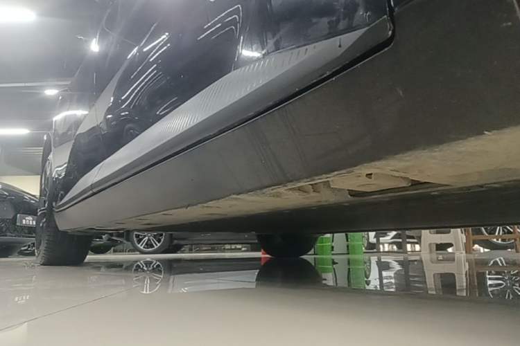 Used XPeng MONA M03 2024 620 with Ultra-Long Range Right Side Sill