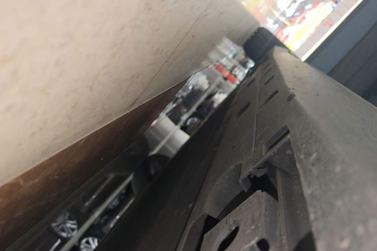 Used XPeng MONA M03 2024 620 with Ultra-Long Range Right Side Sill