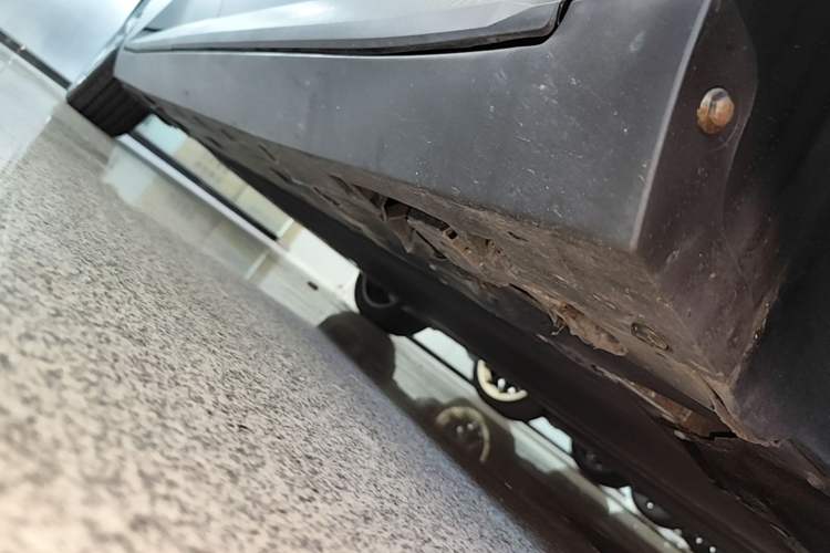 Used XPeng MONA M03 2024 620 with Ultra-Long Range Right Side Sill