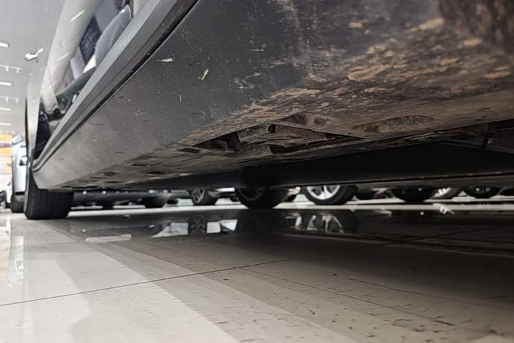 Used XPeng MONA M03 2024 620 with Ultra-Long Range Right Side Sill