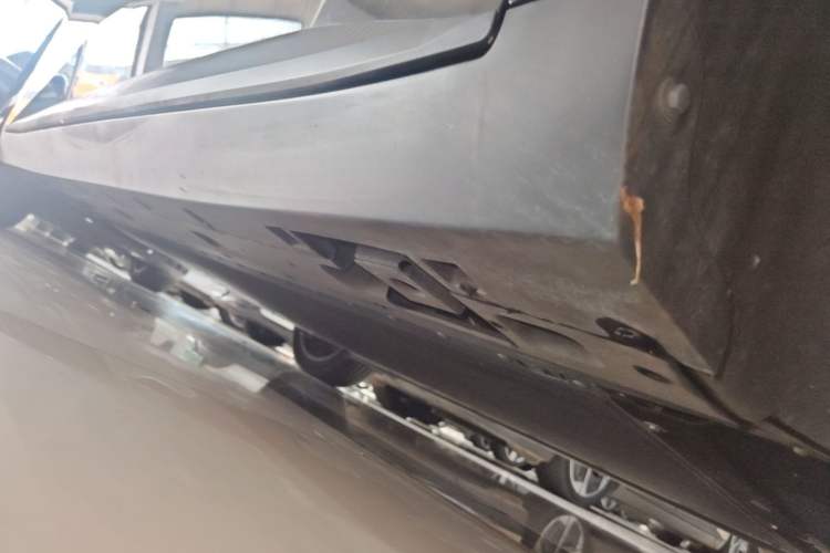 Used XPeng MONA M03 2024 620 with Ultra-Long Range Right Side Sill