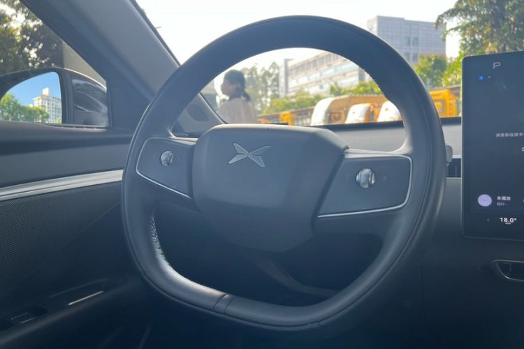 Used XPeng MONA M03 2024 620 with Ultra-Long Range Steering Wheel