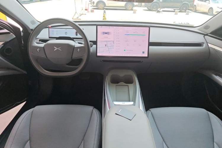 Used XPeng MONA M03 2024 620 with Ultra-Long Range Center Console