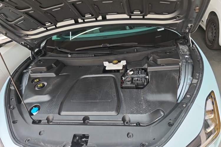 Used XPeng MONA M03 2024 620 with Ultra-Long Range Engine Bay