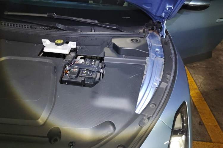 Used XPeng MONA M03 2024 620 with Ultra-Long Range Engine Bay Left