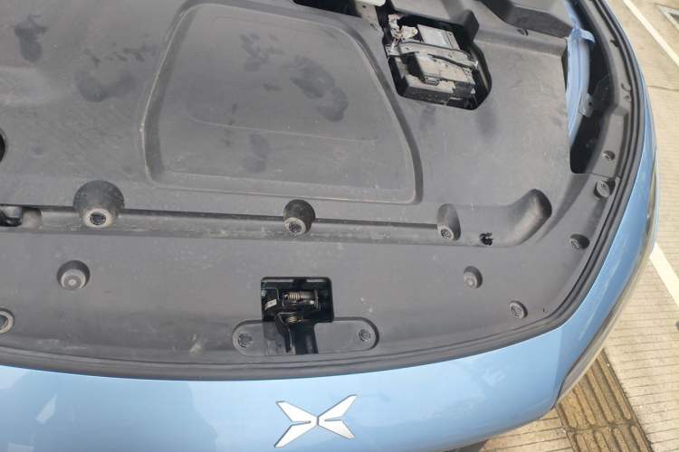 Used XPeng MONA M03 2024 620 with Ultra-Long Range Engine Bay