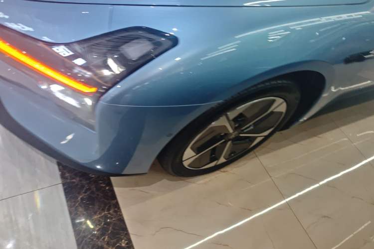 Used XPeng MONA M03 2024 620 with Ultra-Long Range Exterior 7