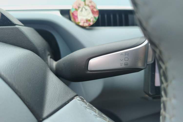 Used XPeng MONA M03 2024 620 with Ultra-Long Range Gear Lever