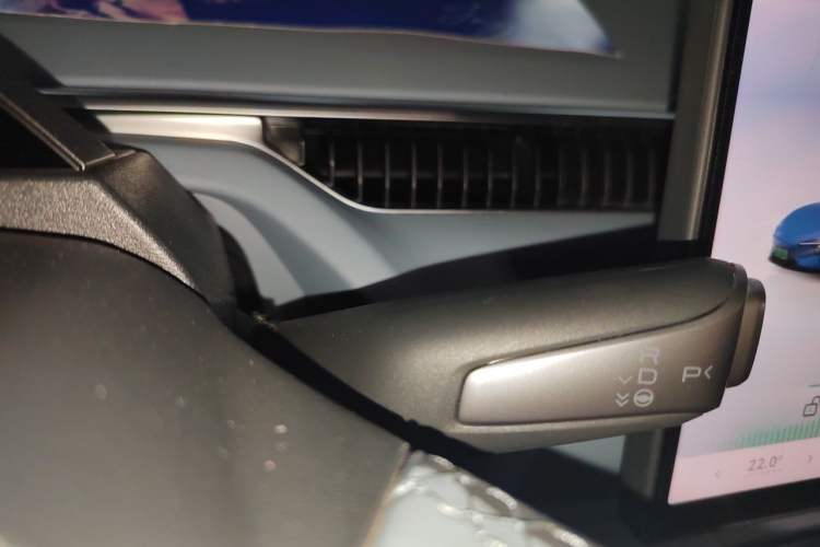 Used XPeng MONA M03 2024 620 with Ultra-Long Range Gear Lever