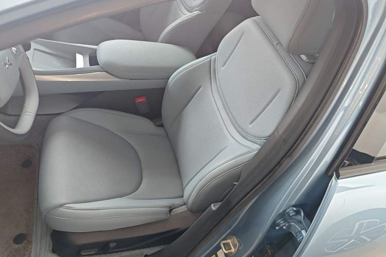 Used XPeng MONA M03 2024 620 with Ultra-Long Range Left Front Seat