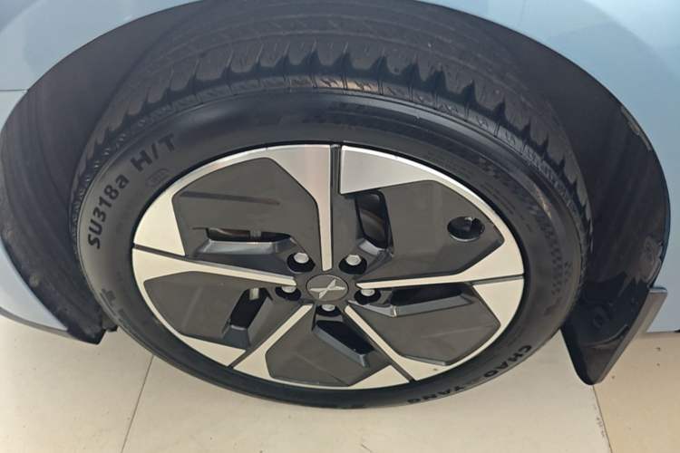 Used XPeng MONA M03 2024 620 with Ultra-Long Range Left Front Wheel Hub
