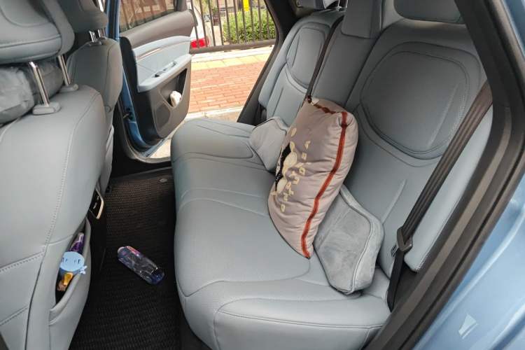 Used XPeng MONA M03 2024 620 with Ultra-Long Range Left Rear Seat