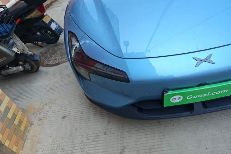 Used XPeng MONA M03 2024 620 with Ultra-Long Range Right Front Headlight