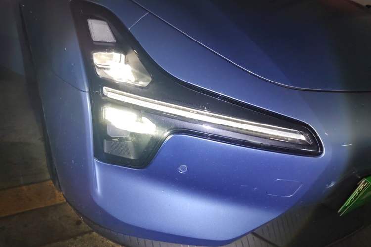Used XPeng MONA M03 2024 620 with Ultra-Long Range Right Front Headlight