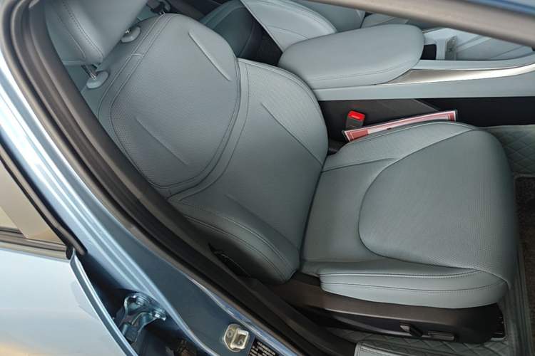 Used XPeng MONA M03 2024 620 with Ultra-Long Range Right Front Seat