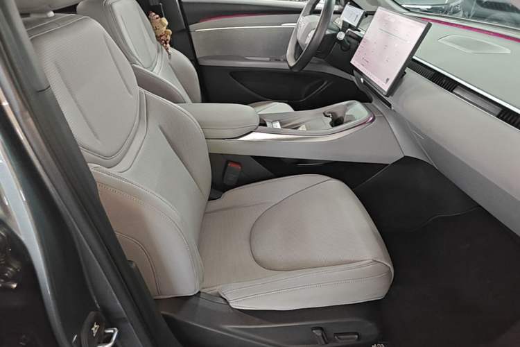 Used XPeng MONA M03 2024 620 with Ultra-Long Range Right Front Seat