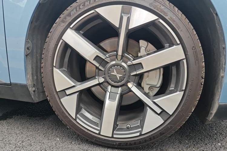 Used XPeng MONA M03 2024 620 with Ultra-Long Range Right Front Wheel Hub