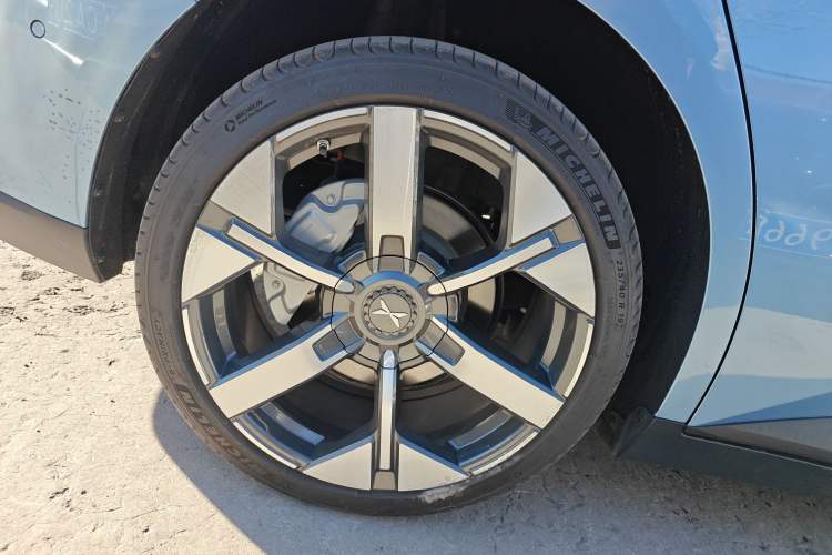 Used XPeng MONA M03 2024 620 with Ultra-Long Range Right Rear Wheel Hub