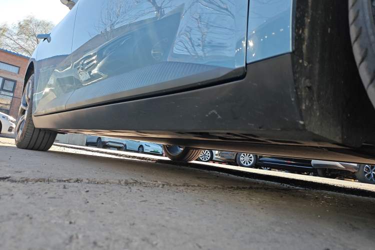 Used XPeng MONA M03 2024 620 with Ultra-Long Range Right Side Sill