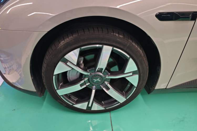 Used XPeng MONA M03 2024 620 with Ultra-Long Range Left Front Wheel Hub