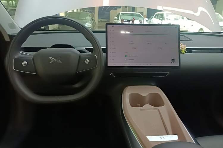 Used XPeng MONA M03 2024 620 with Ultra-Long Range Center Console
