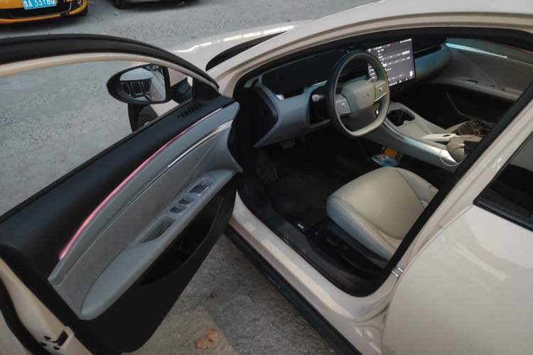 Used XPeng MONA M03 2024 620 with Ultra-Long Range Driver Seat