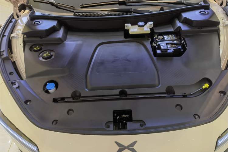 Used XPeng MONA M03 2024 620 with Ultra-Long Range Engine Bay