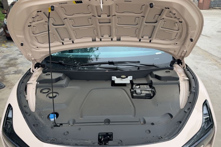 Used XPeng MONA M03 2024 620 with Ultra-Long Range Engine Bay
