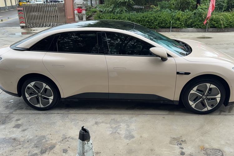 Used XPeng MONA M03 2024 620 with Ultra-Long Range Exterior 3