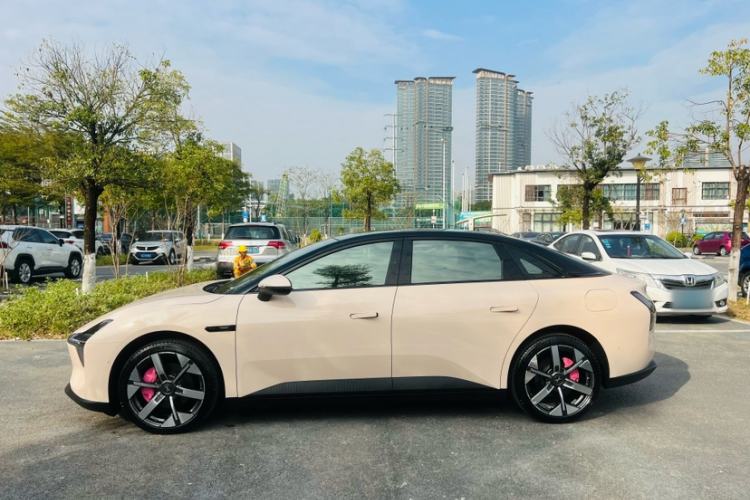 Used XPeng MONA M03 2024 620 with Ultra-Long Range Exterior 8