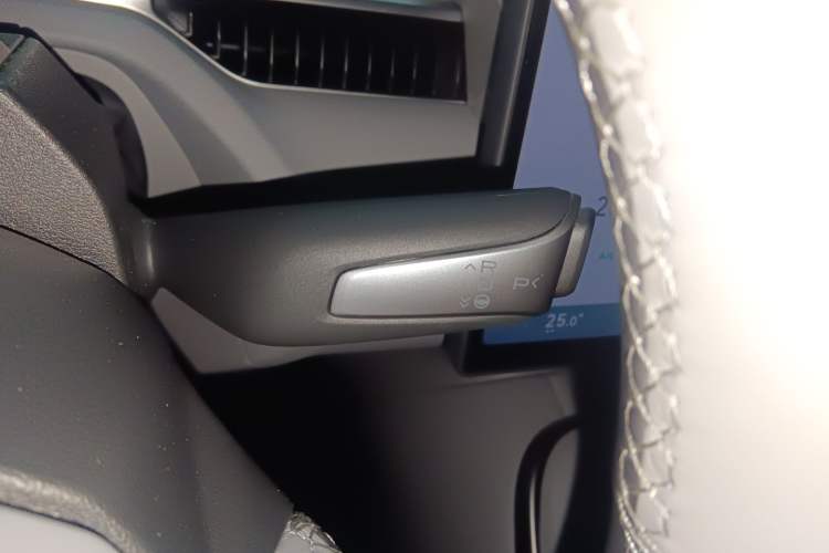 Used XPeng MONA M03 2024 515 Long-Range Gear Lever