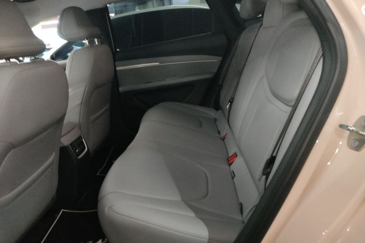 Used XPeng MONA M03 2024 620 with Ultra-Long Range Interior 4