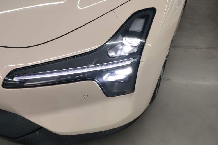 Used XPeng MONA M03 2024 620 with Ultra-Long Range Left Front Headlight
