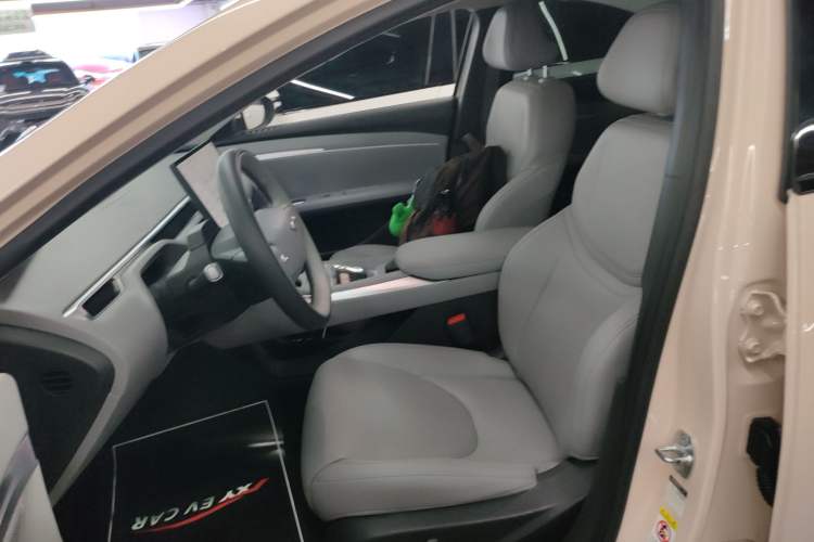 Used XPeng MONA M03 2024 620 with Ultra-Long Range Left Front Seat