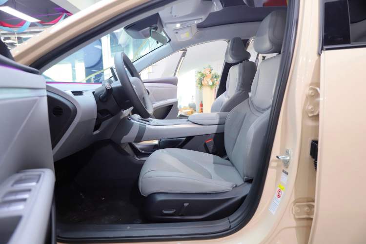 Used XPeng MONA M03 2024 620 with Ultra-Long Range Left Front Seat