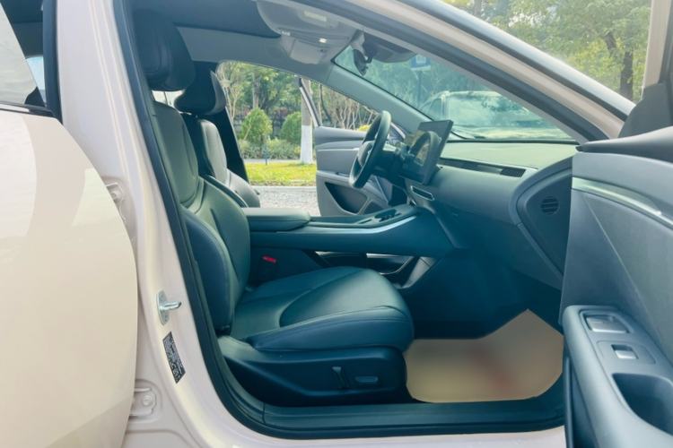 Used XPeng MONA M03 2024 620 with Ultra-Long Range Right Front Seat