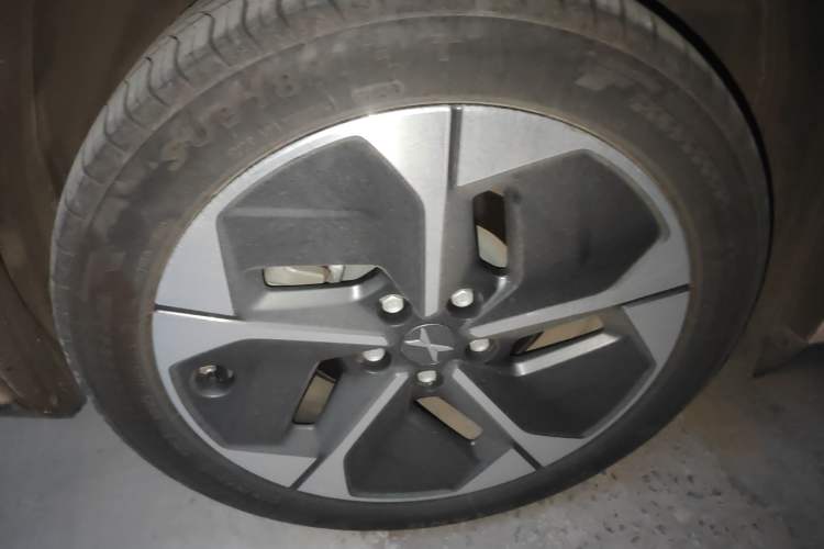 Used XPeng MONA M03 2024 620 with Ultra-Long Range Right Rear Wheel Hub