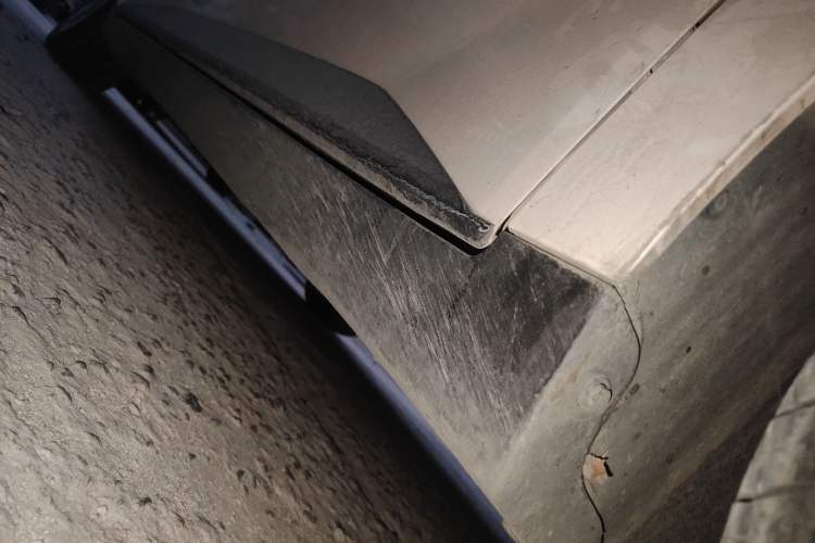 Used XPeng MONA M03 2024 620 with Ultra-Long Range Right Side Sill