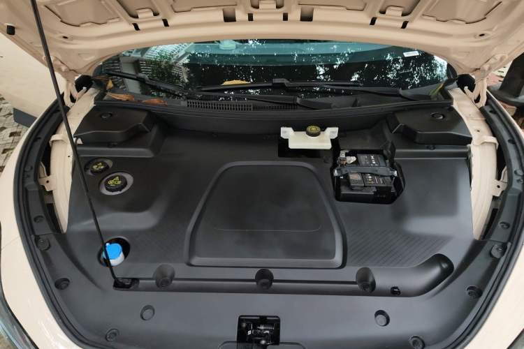 Used XPeng MONA M03 2024 515 Long-Range Engine Bay