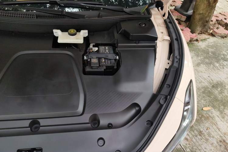 Used XPeng MONA M03 2024 515 Long-Range Engine Bay Left