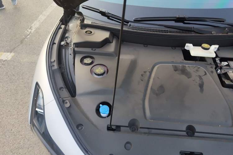 Used XPeng MONA M03 2024 620 with Ultra-Long Range Engine Bay Right