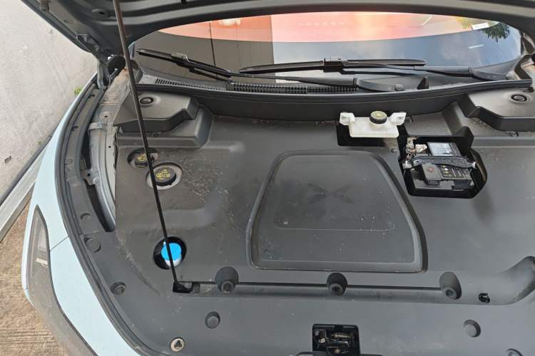 Used XPeng MONA M03 2024 515 Long-Range Engine Bay Right