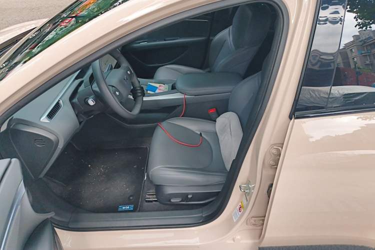 Used XPeng MONA M03 2024 620 with Ultra-Long Range Left Front Seat