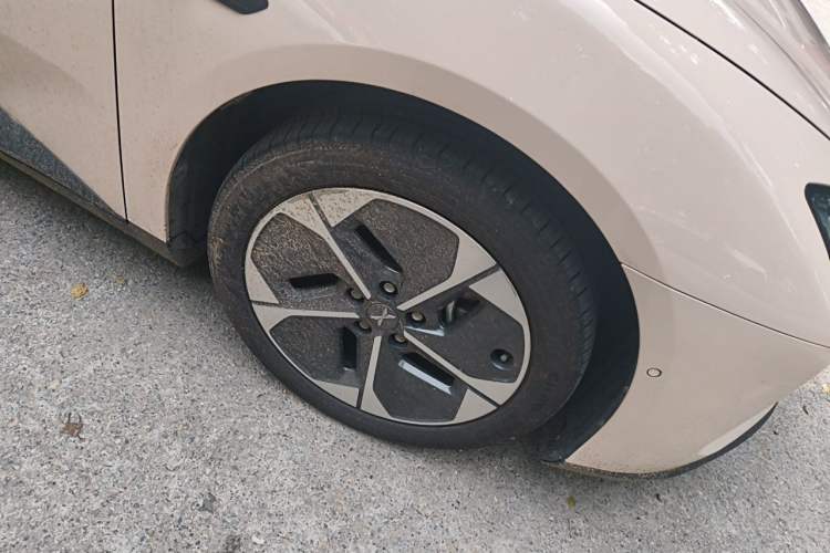 Used XPeng MONA M03 2024 620 with Ultra-Long Range Right Front Wheel Hub