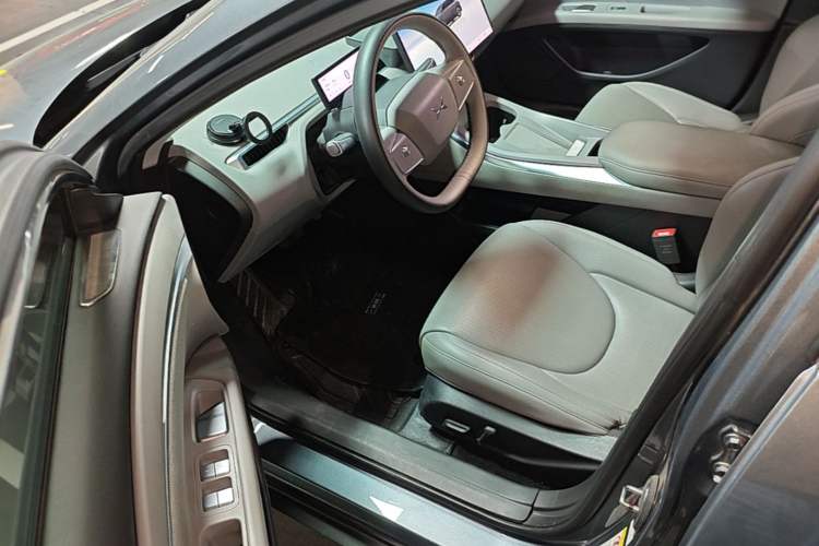 Used XPeng MONA M03 2024 620 with Ultra-Long Range Driver Seat